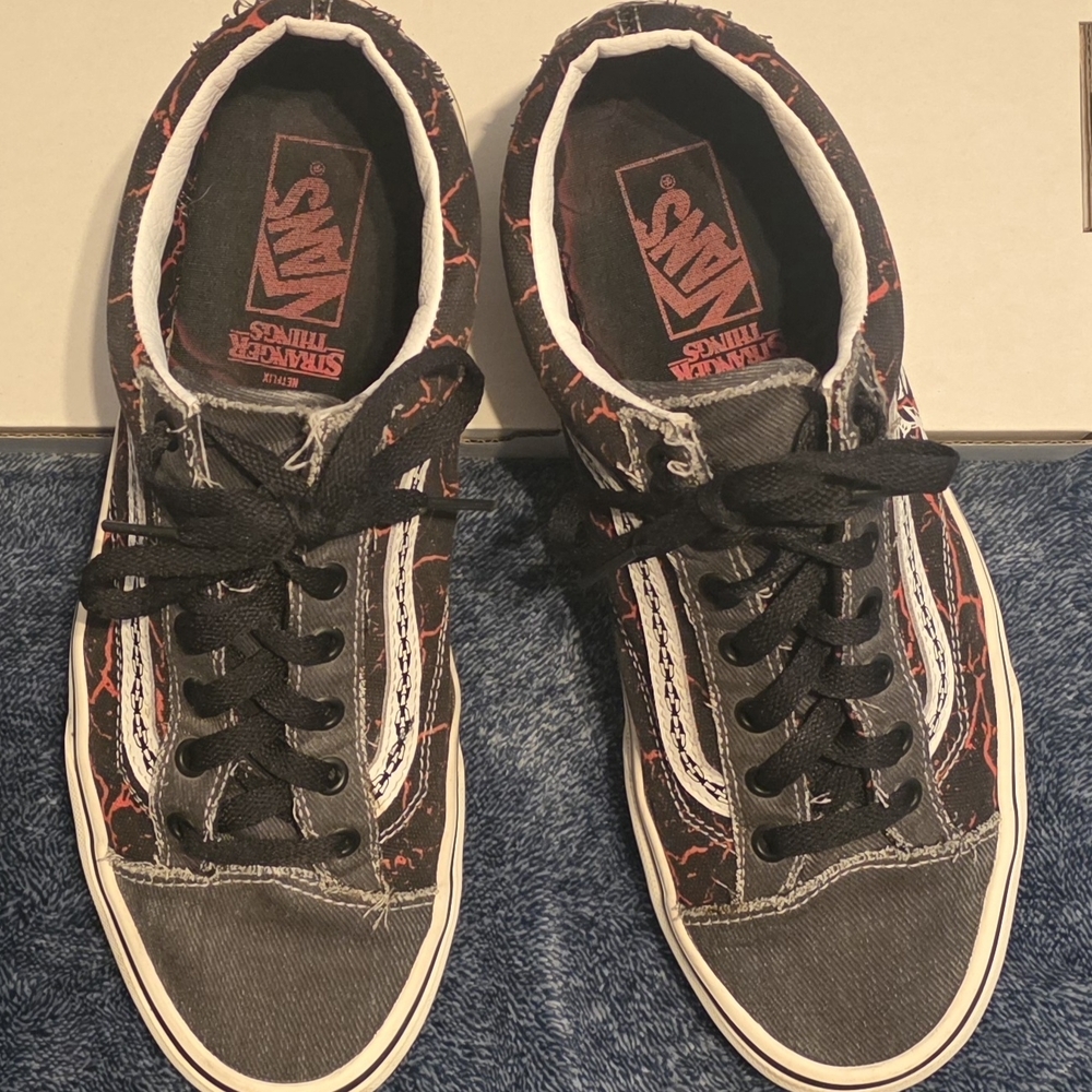 Vans x Stranger Things Style 36 "Hellfire Club"  (Size: US Men's - 10) - Picture 4 of 7